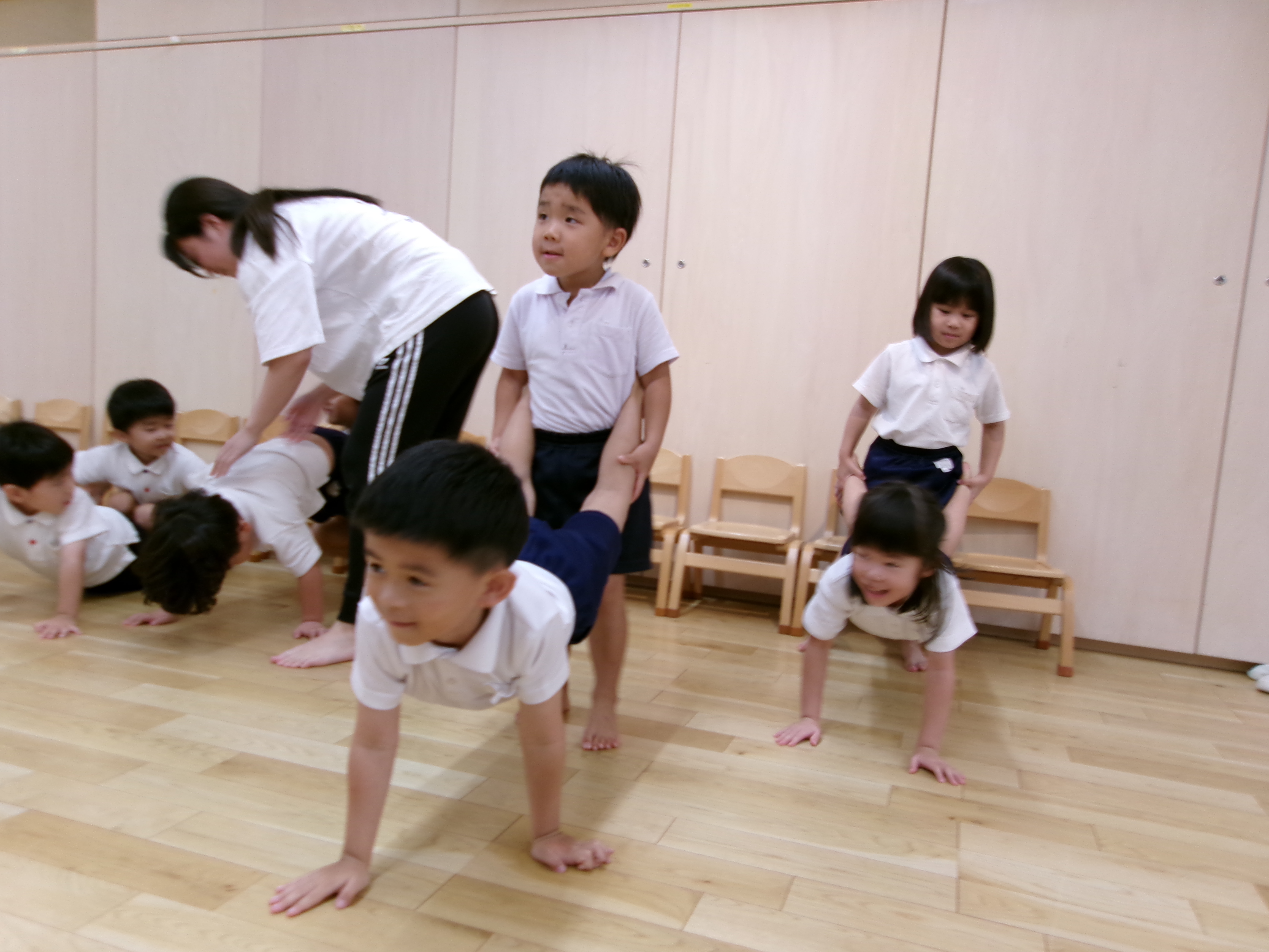 動きのリズムあそび (1983年 動きのリズムあそび (1983年 Healthy exercises to the tune of
